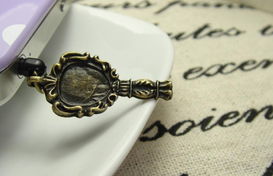 復(fù)古與實(shí)用的完美結(jié)合——清倉促銷中的古銅甜美化妝鏡手機(jī)鏈防塵塞